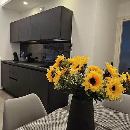 Sweet Life Apartment *